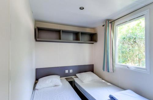 Montels Other | Mobil-home pour 7 personnes avec terrasse à la Bastide-de-Sérou - API-1-52-1423