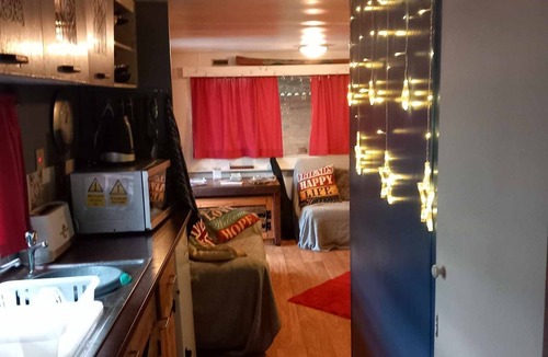 Champsac House | Mobil home rustique dans petite ferme