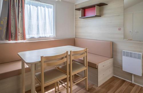 Puyravault Other | Mobil home spacieux avec terrasse pour 8 personnes - API-1-52-1343