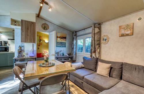 Gallargues-le-Montueux House | Mobile Home Rental Camping Les Amandiers