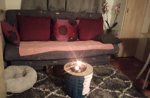 Bussiere-Poitevine House | Mobile home facing a pond