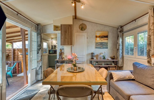 Gallargues-le-Montueux House | Mobile Home Rental Camping Les Amandiers