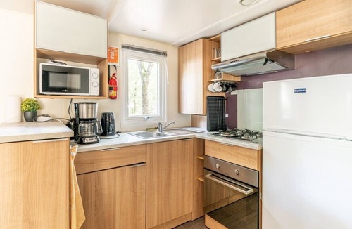 Saint-Brevin-les-Pins RV Rental | Mobile Home '8 Personnes' with Shared Pool and Private Terrace