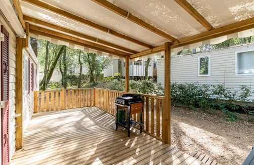 Saint-Brevin-les-Pins RV Rental | Mobile Home '8 Personnes' with Shared Pool and Private Terrace