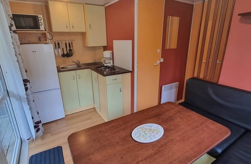 Saint-Jean-de-Valeriscle Ski Chalet | Mobile home with integrated terrace