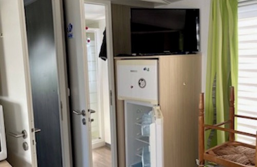 Les Moutiers-en-Retz RV Rental | Mobile Home 'Mobil-home Kapa - Proche Mer' with Shared Pool, Private Terrace and Private Garden