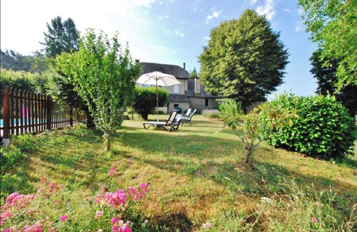 Saint-Geniez-o-Merle House | Mobile home in Xaintrie