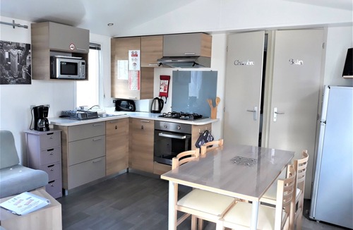 Saint-Jean-de-Monts House | Mobile Home - Sleeps 4 - Parking - Family Pools
