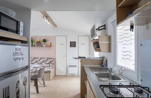 Saint-Jean-de-Monts House | Mobile Home - Sleeps 4 - Parking - Family Pools