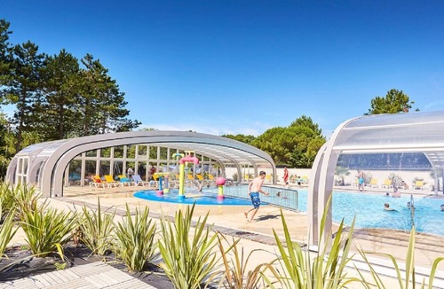 Saint-Jean-de-Monts House | Mobile Home - Sleeps 4 - Parking - Family Pools