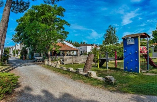 Vielmur-sur-Agout House | Mobile home 2 bedrooms with terrace in Vielmur-sur-Agout