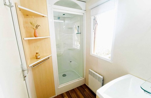 Lunel House | Mobile Home 28 m2, air-conditioned, quiet for 4 people 🌞