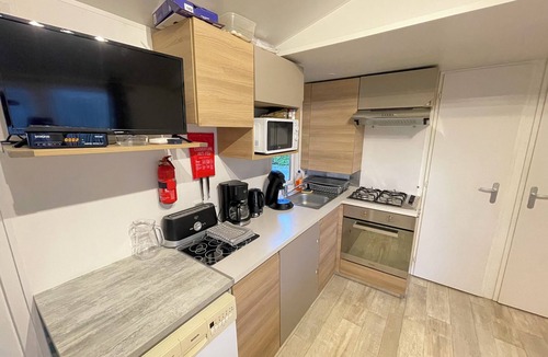 Gastes House | Mobile home 6/8 pers - Camping 4★ La Réserve Gastes, direct access lake & pool