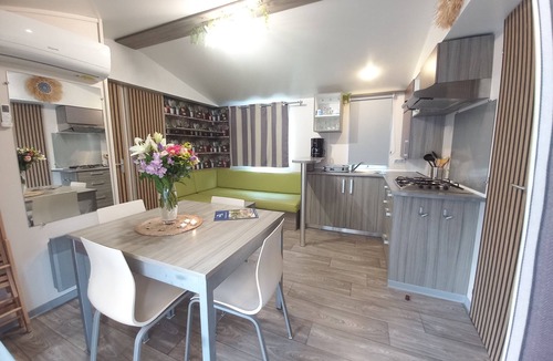 Vendres House | Mobile Home 6 Personnes ,3 Chambres 32m2 Avec Terrasse 14m2 Semi Couverte