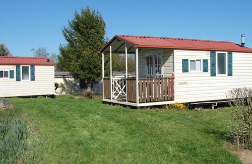 Saint-Boil House | Mobile home for 2 with terrace