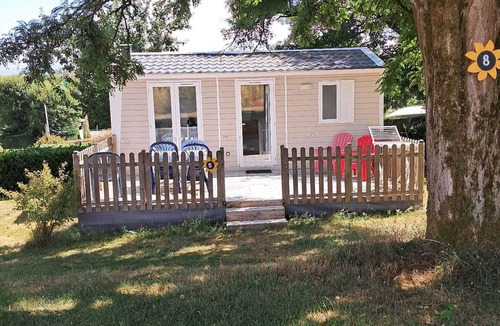 Le Grez House | Mobile home for 4 with terrace at Les Tournesols campground