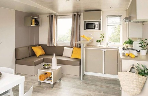 Avrille House | Mobile home for 6 with terrace in Avrillé