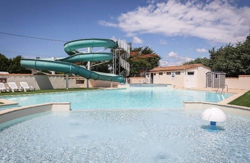 Les Achards House | Mobile home for 7 with terrace and amenities