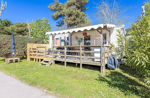 Le Port House | Mobile Home 'Family's Dream P16 La Marina' with Shared Pool, Private Terrace and Air Conditioning