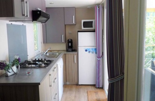 Champagnac-le-Vieux House | Mobile-home 4 pers with bedrooms & garden furniture