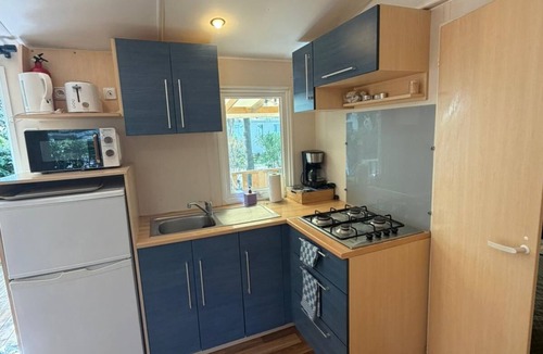 La Roque-d'Antheron House | Mobile home with quiet terrace not overlooked - ideal for families or couples