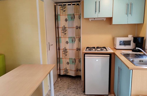 La Tour-dʼAuvergne House | Mobile home with terrace - 3 guests