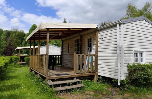 La Tour-dʼAuvergne House | Mobile home with terrace - 3 guests