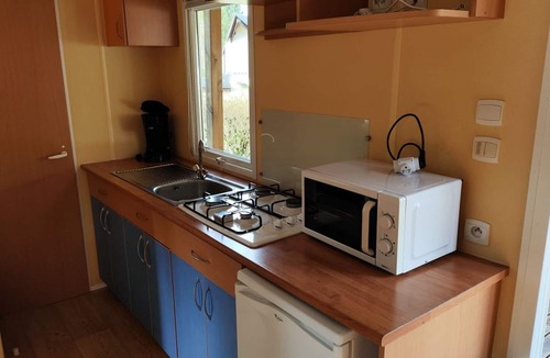 La Tour-dʼAuvergne House | Mobile home with terrace - 4 guests