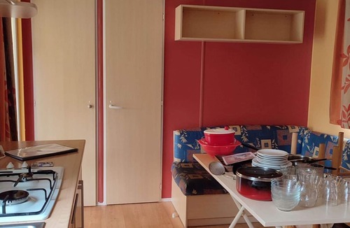 La Tour-dʼAuvergne House | Mobile home with terrace - 4 guests