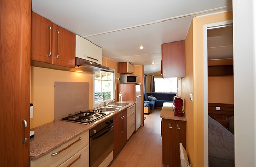 Neuville-de-Poitou House | Mobile Home for 4 Near Futuroscope with Wi-Fi and Air Conditioning