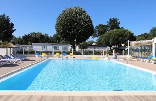 Notre-Dame-de-Monts House | Mobile Home 3 Bedrooms, Serene Terrace