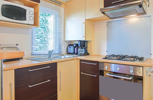 Saint-Jean-de-Monts RV Rental | Mobile Home 'Mobilhome Tout Équipé Bois Masson' with Shared Pool and Shared Terrace