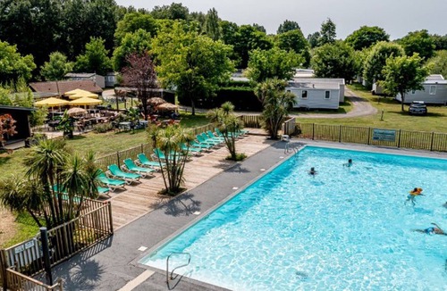 Saint-Paul-en-Born House | Mobile Home for 6, Spacious Terrace