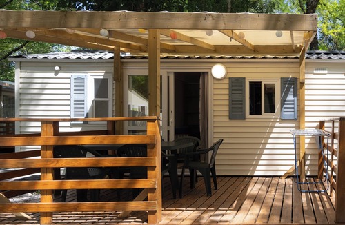 Lavilledieu RV Rental | Mobile Home 'G - 1-6 Pers' with Shared Pool, Private Terrace and Shared Garden