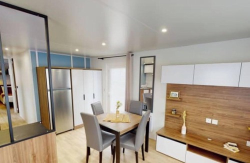 Gastes RV Rental | Mobile Home 'Gastes' with Shared Pool, Private Terrace and Air Conditioning