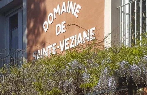 Bessan House | Mobile home in Bessan with communal pool