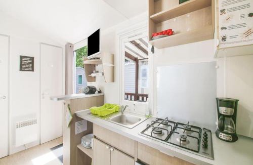 Saint-Jean-de-Monts Ski Chalet | Mobile Home in Saint Jean near Sea Beach