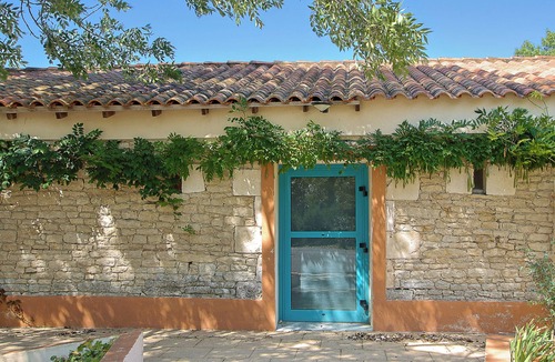Angles House | Mobile Home 'La Vie Est Belle' with Shared Pool, Private Terrace and Shared Garden