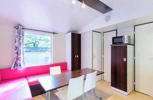 Saint-Pompont House | Mobile Home 'Le Cocon' with Shared Pool, Private Terrace and Wi-Fi