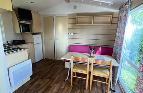 Pont-sur-Yonne House | Mobile-home Loggia 2 bedrooms 6 persons