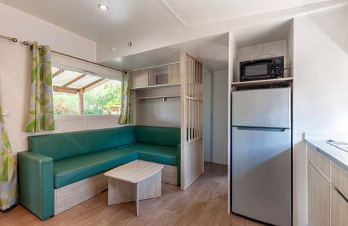 Carry-le-Rouet RV Rental | Mobile Home 'Lou Soleil 80' with Shared Pool, Wi-Fi and Air Conditioning