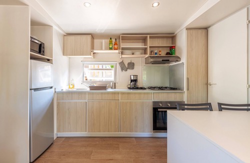 Carry-le-Rouet RV Rental | Mobile Home 'Lou Soleil 80' with Shared Pool, Wi-Fi and Air Conditioning