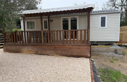 Vezenobres Apartment | Mobile home on a secure property