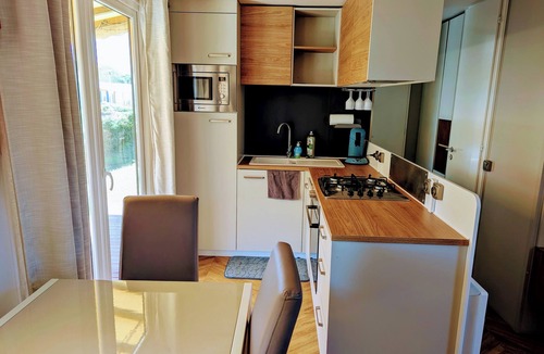 Perols House | Mobile home under the pines, Camping 4*Lac des Rêves, by the pond