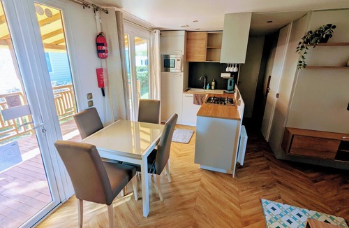 Perols House | Mobile home under the pines, Camping 4*Lac des Rêves, by the pond