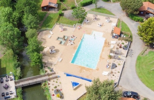 Saint-Gervais House | Mobile Home 'Vallons 53' with Shared Pool and Terrace