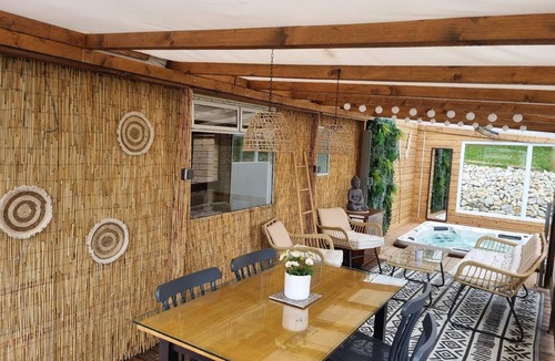 Anneville-sur-Scie Apartment | Mobile home with private top-of-the-range Jacuzzi