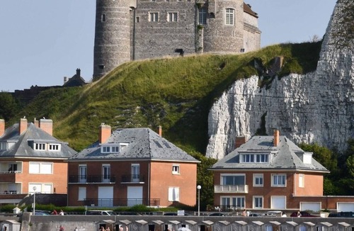 Anneville-sur-Scie Apartment | Mobile home with private top-of-the-range Jacuzzi