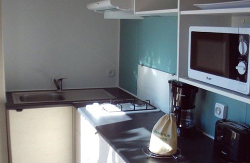 Le Boulou House | Mobile Home with Terrace at Camping Mas Llinas