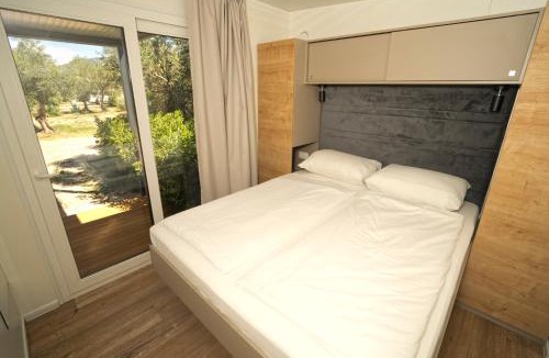 Cres Resort | Mobile Homes Camping Kovačine
